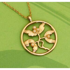 Vintage Floral Art Nouveau Gold Tone Necklace 18 inch by Avon - W9